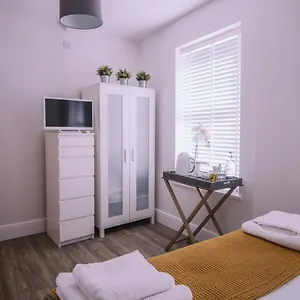 https://a-happy-home-in-barry.cardiffhotelswales.com