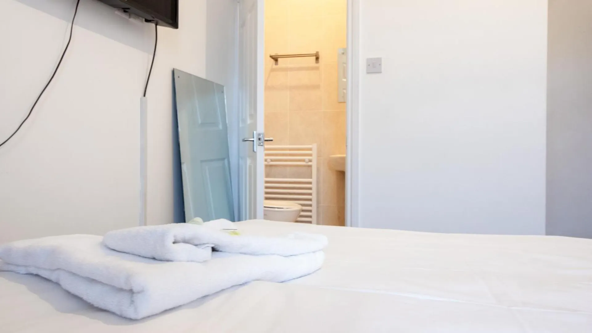 Pebbles Guest House Room 6 Southampton