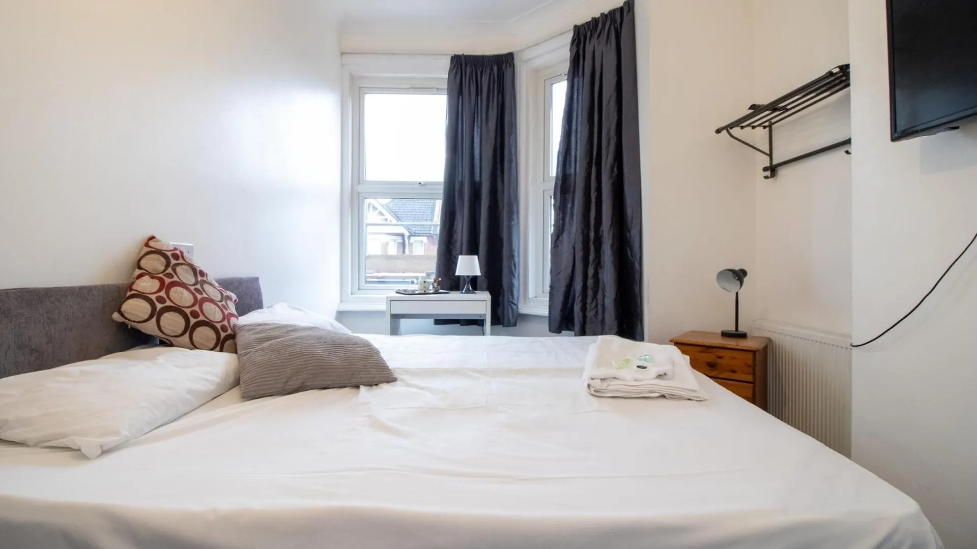 Pebbles Guest House Room 6 Southampton